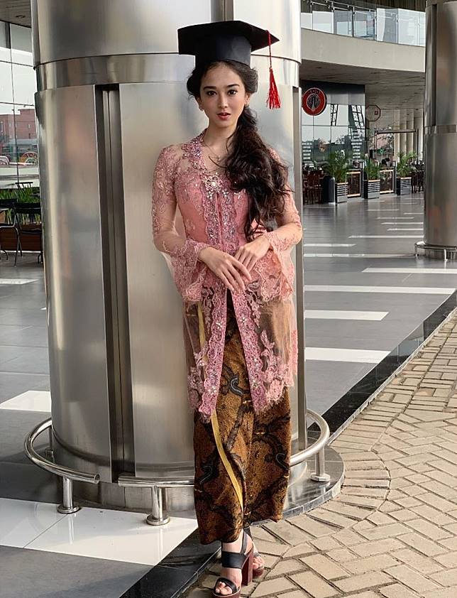 5 Fakta Natasha Ratulangi, Bintang FTV Yang Berhasil Meraih IPK 4.00