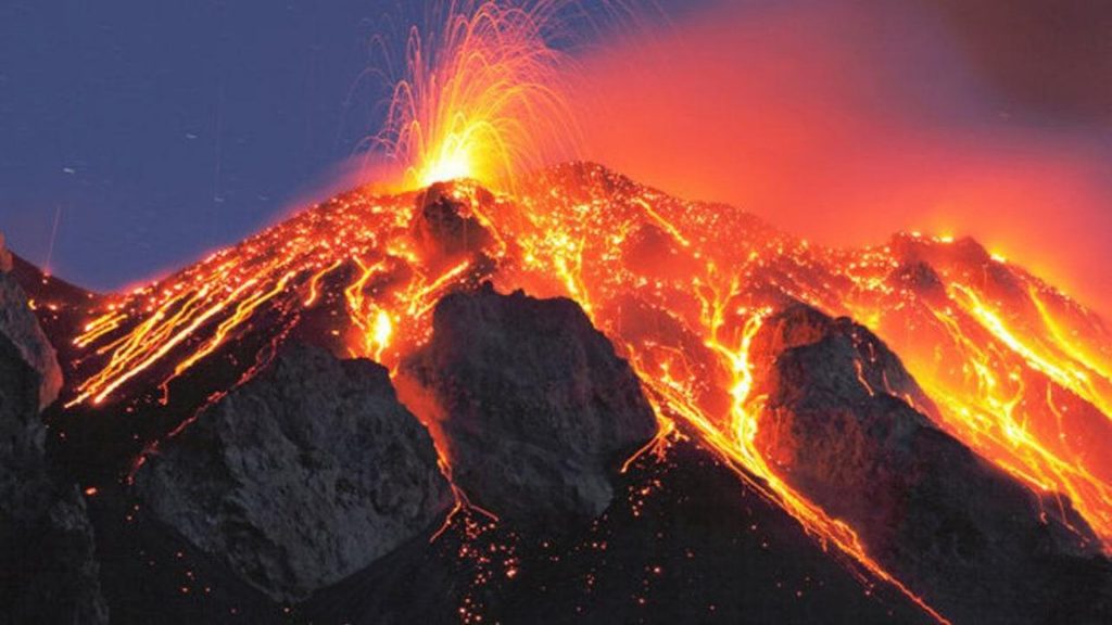 Gunung Berapi Paling Berbahaya, Salah Satunya Ada di Indonesia