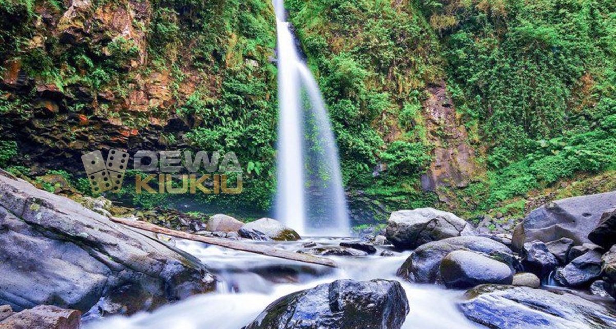 5 Wisata Air Terjun di Makassar Ini Keindahannya Bak Pemandangan Surga