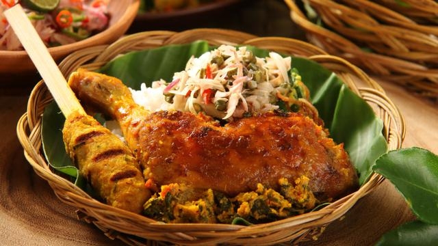 6 Makanan Favorit di Bali, Halal dan Bikin Ketagihan